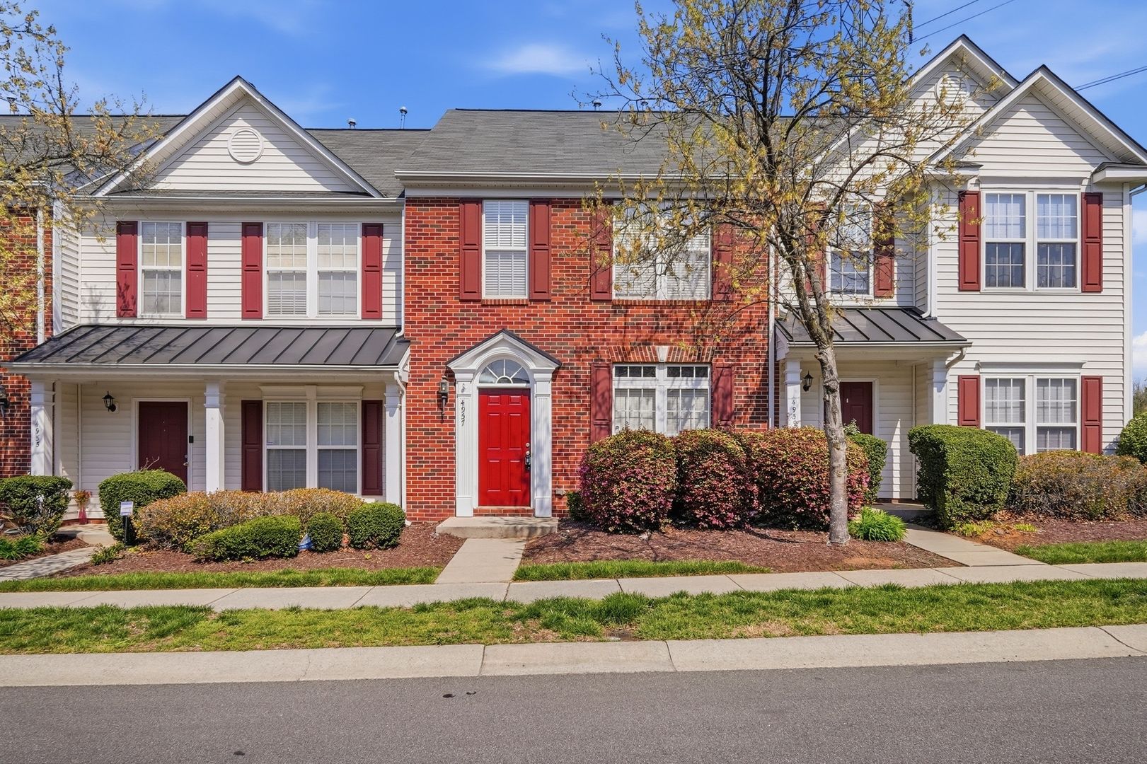 Charlotte House: 4957 Sunburst Ln, Charlotte NC 28213