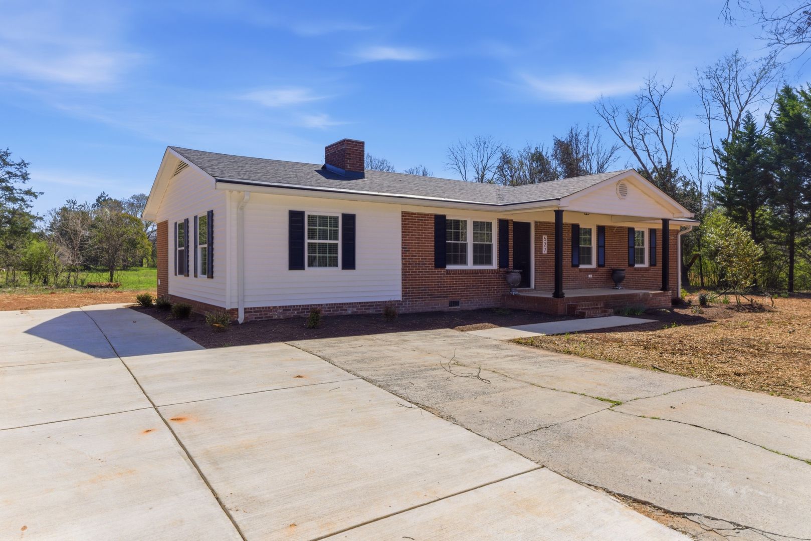 Gastonia House: 527 Wilson Farm Rd