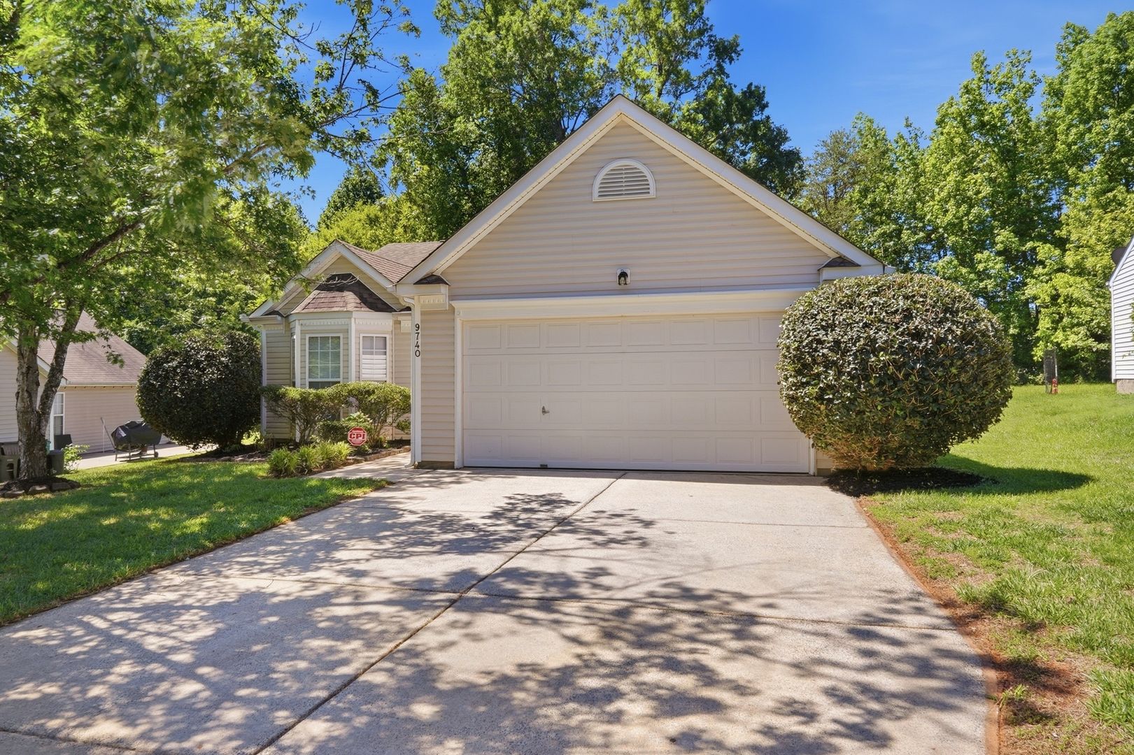 Charlotte House: 9740 Veronica Dr