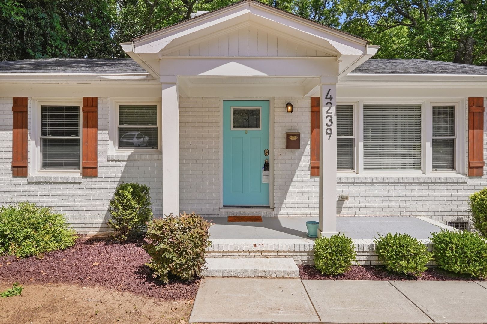 Charlotte House: 4239 Dinglewood Ave