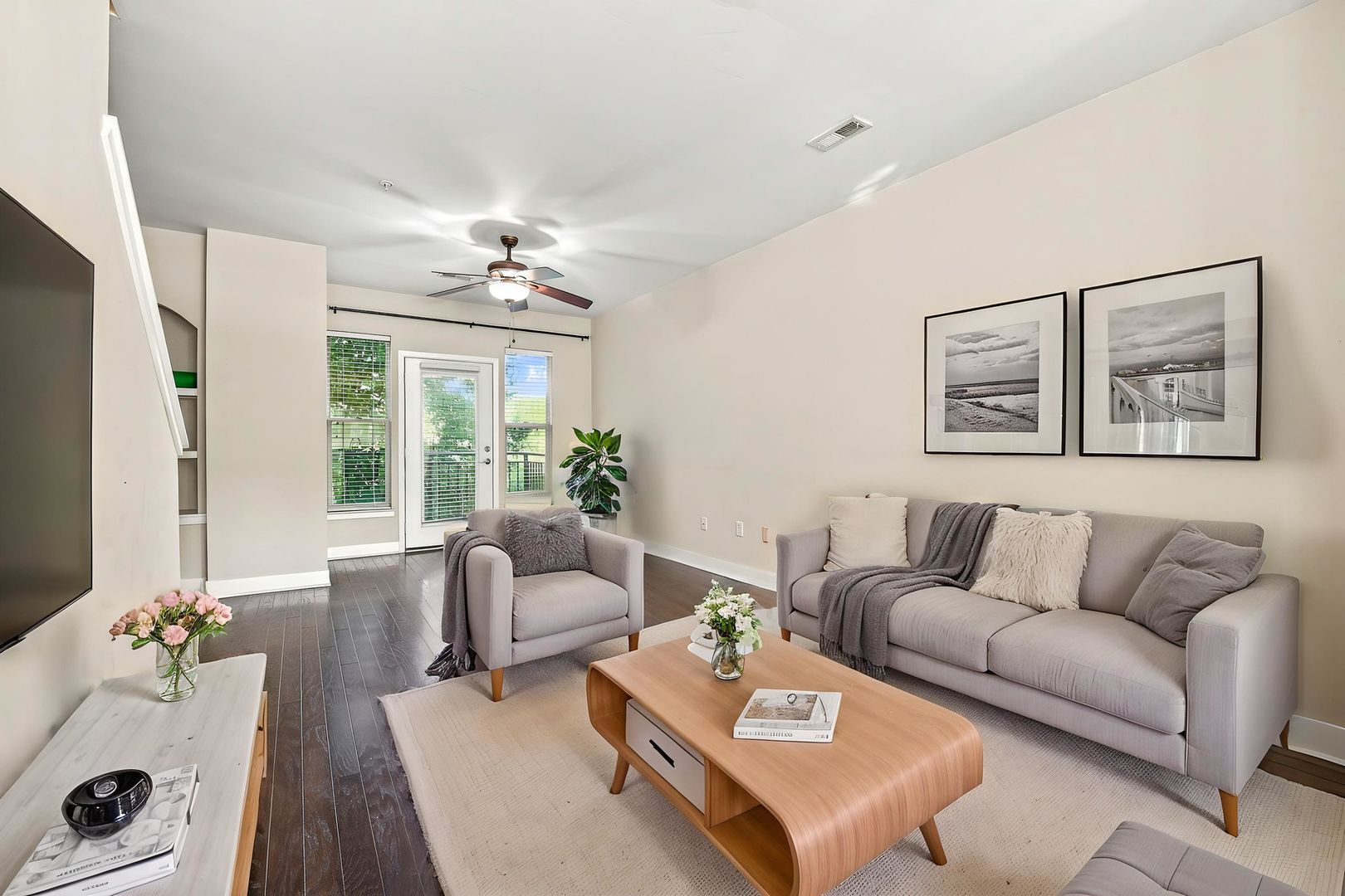 Charlotte House: 732 Seigle Point Dr,
