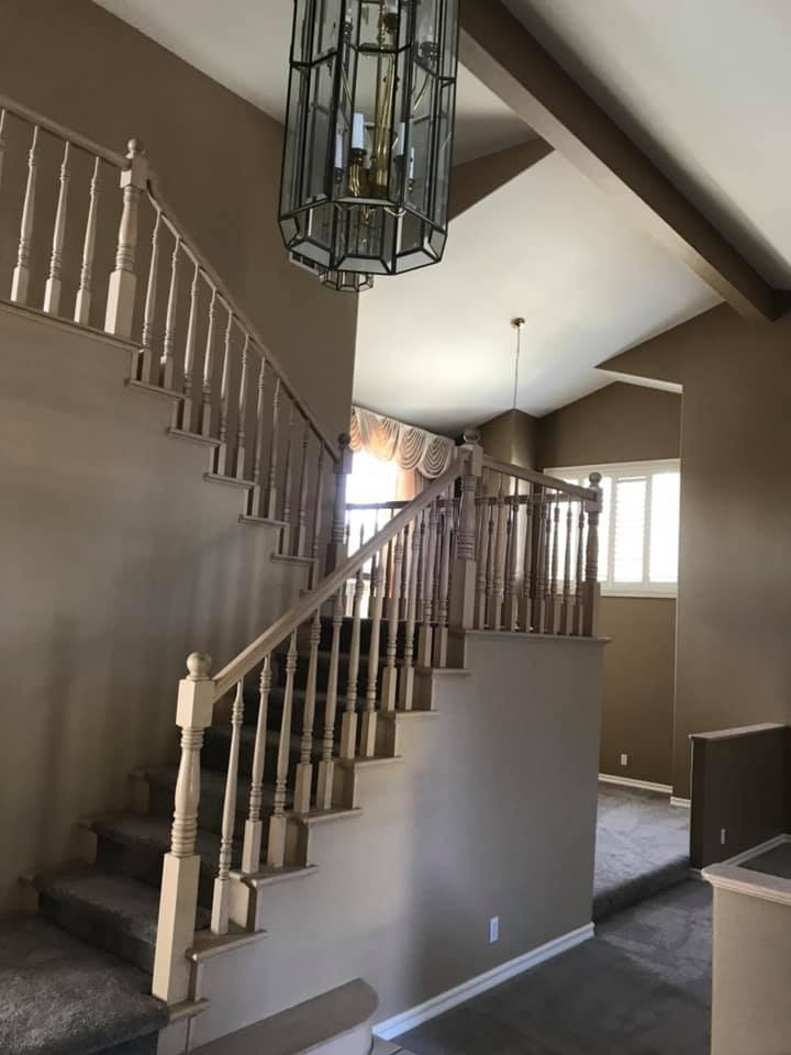 Redlands House: 437 Lantern Crest