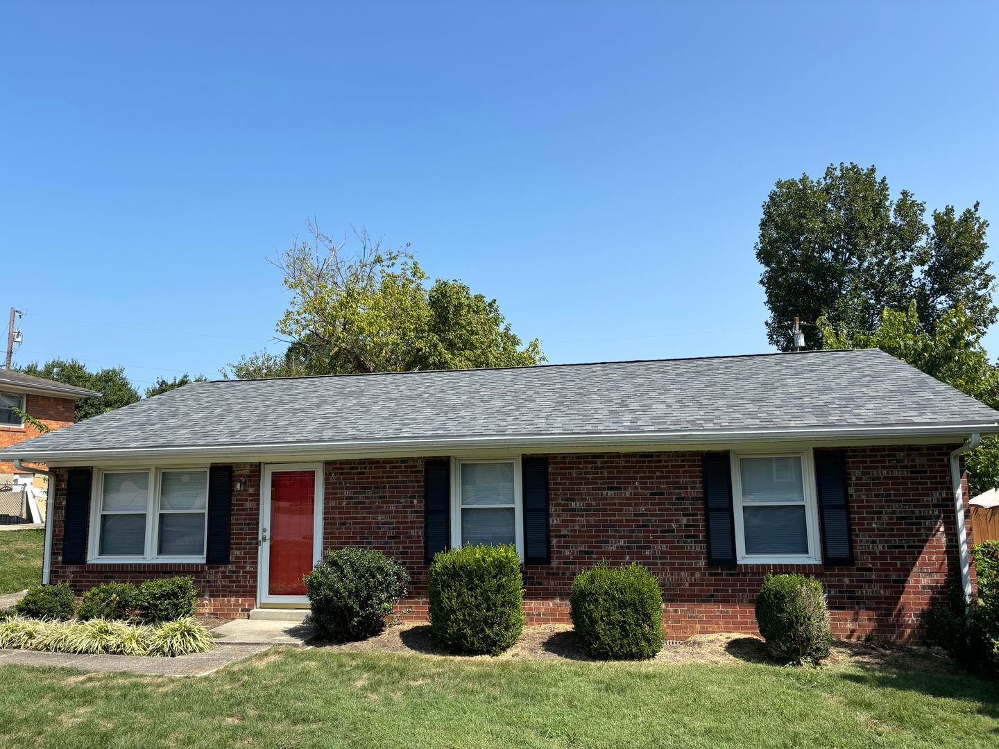 Versailles House: 104 Dan Dr