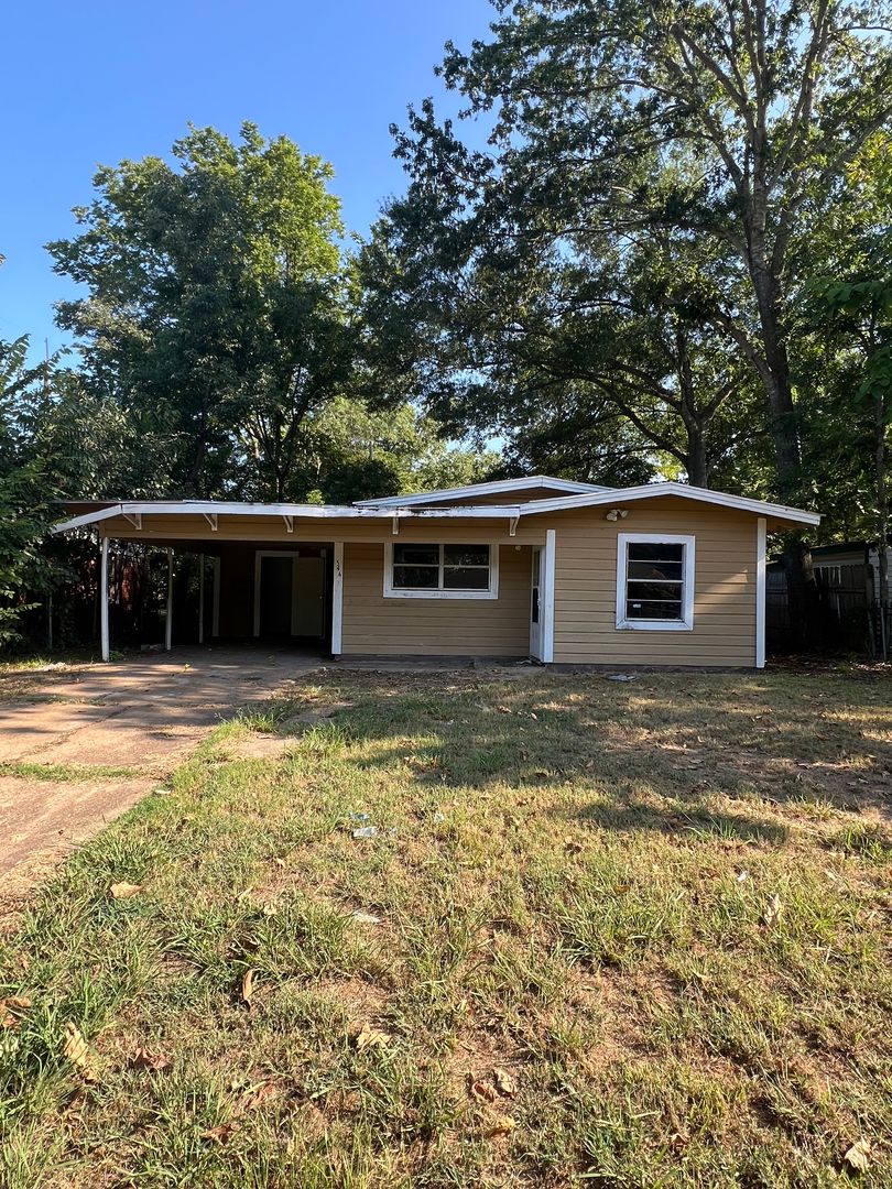 Shreveport House: 544 Melrose St