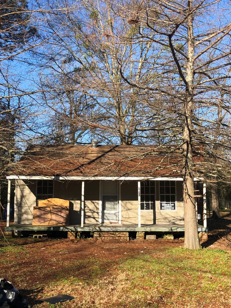 Shreveport House: 7024 Elsie St