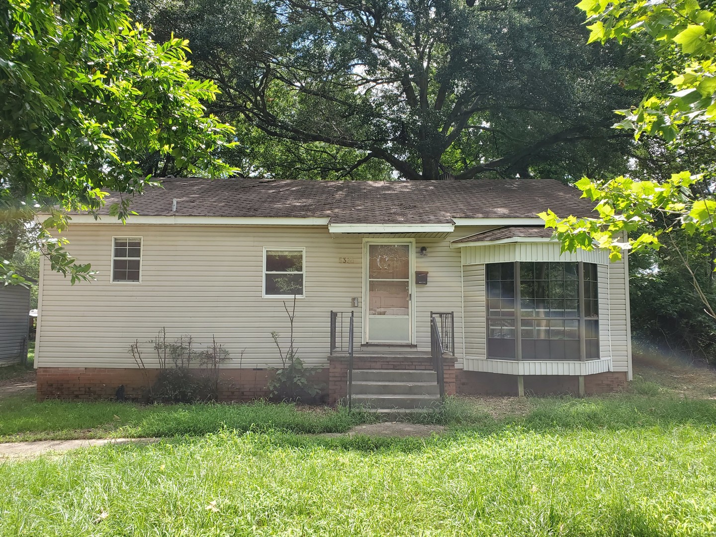 Shreveport House: 5331 Fairfax Ave