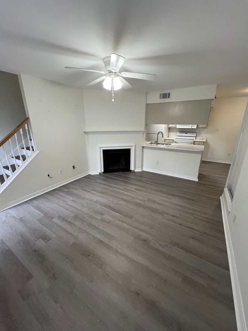 Shreveport House: 268 Settlers Park Dr