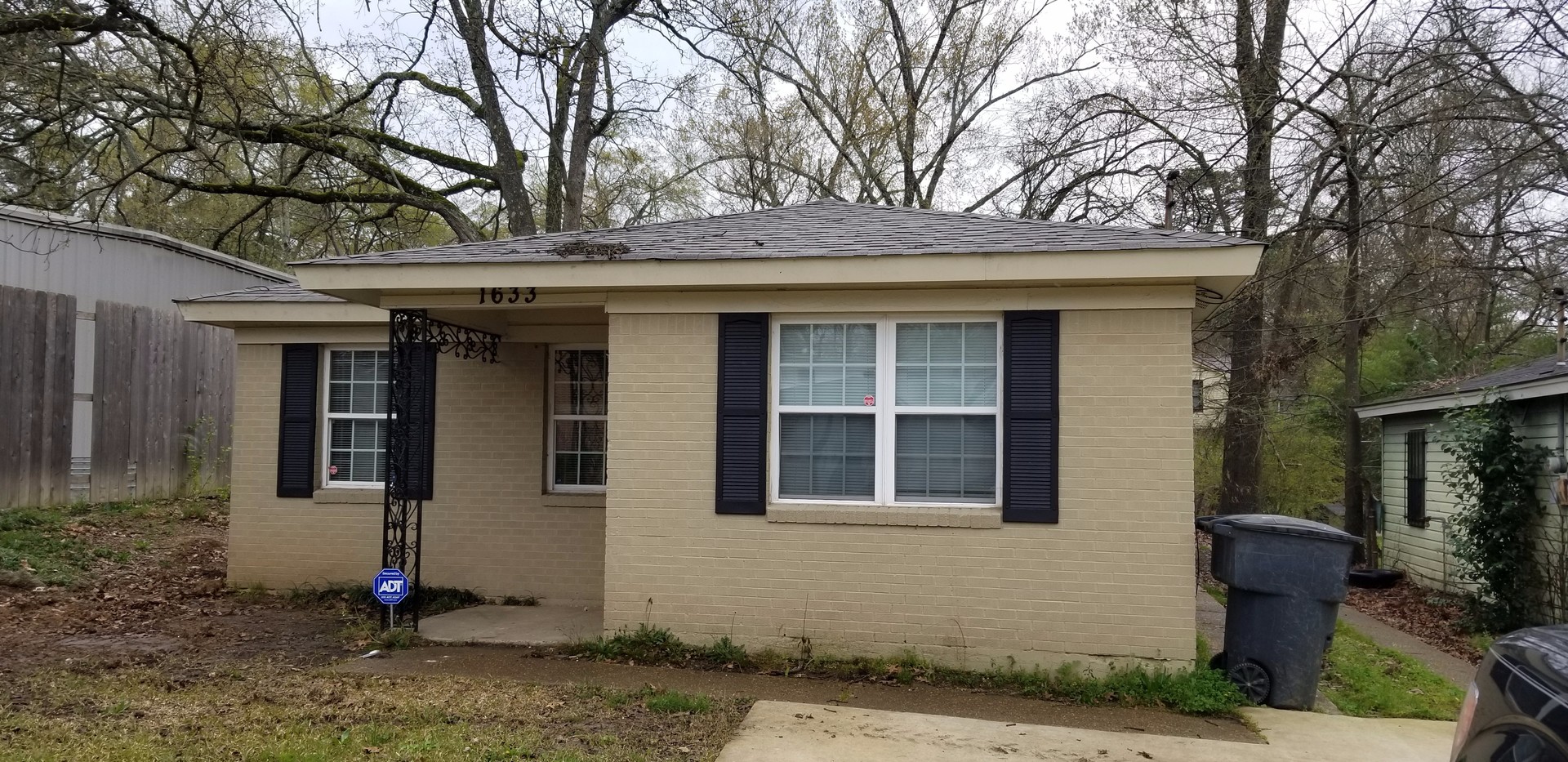 Shreveport House: 1633 Midway St