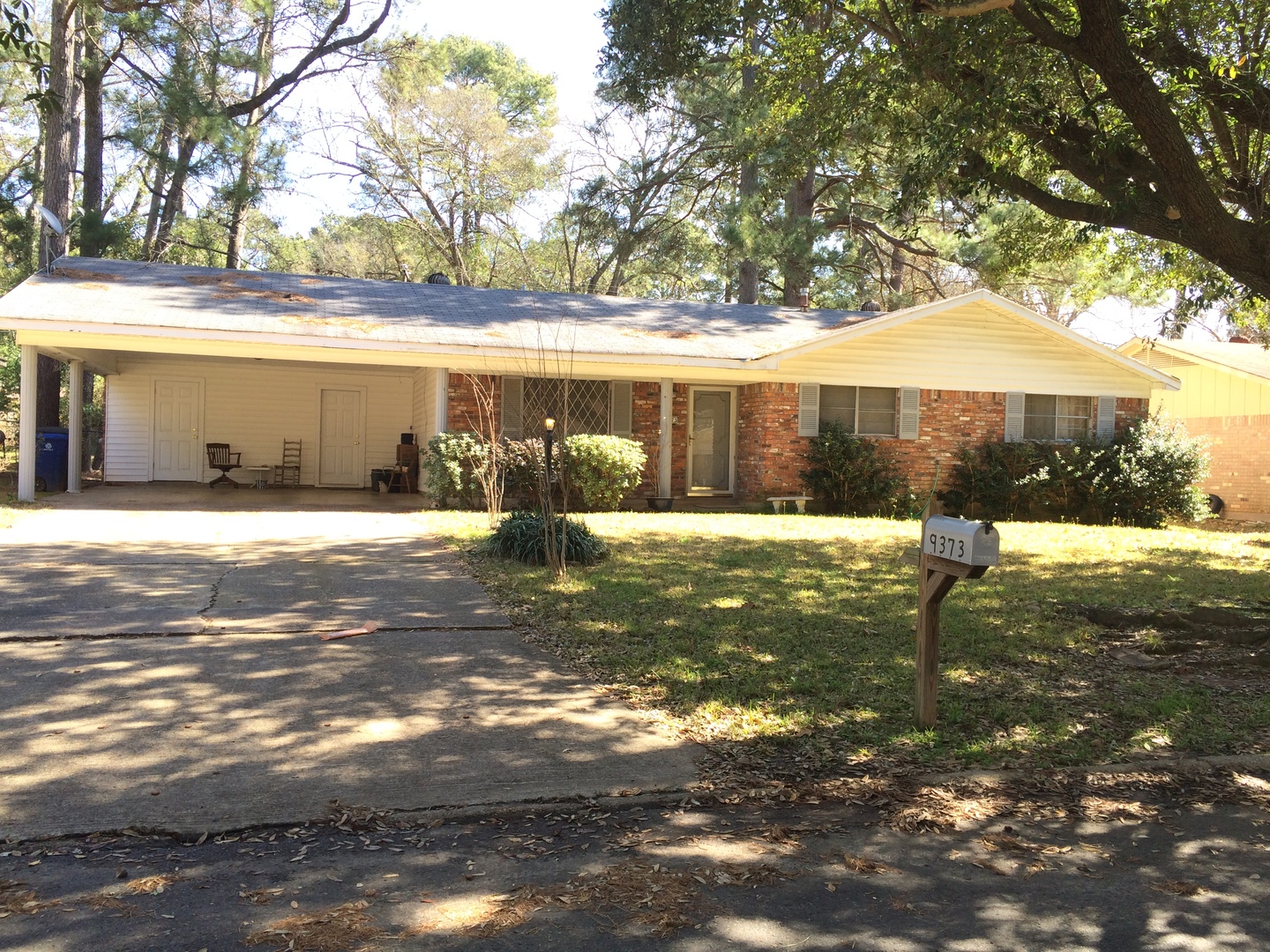 Shreveport House: 9373 Delores Dr