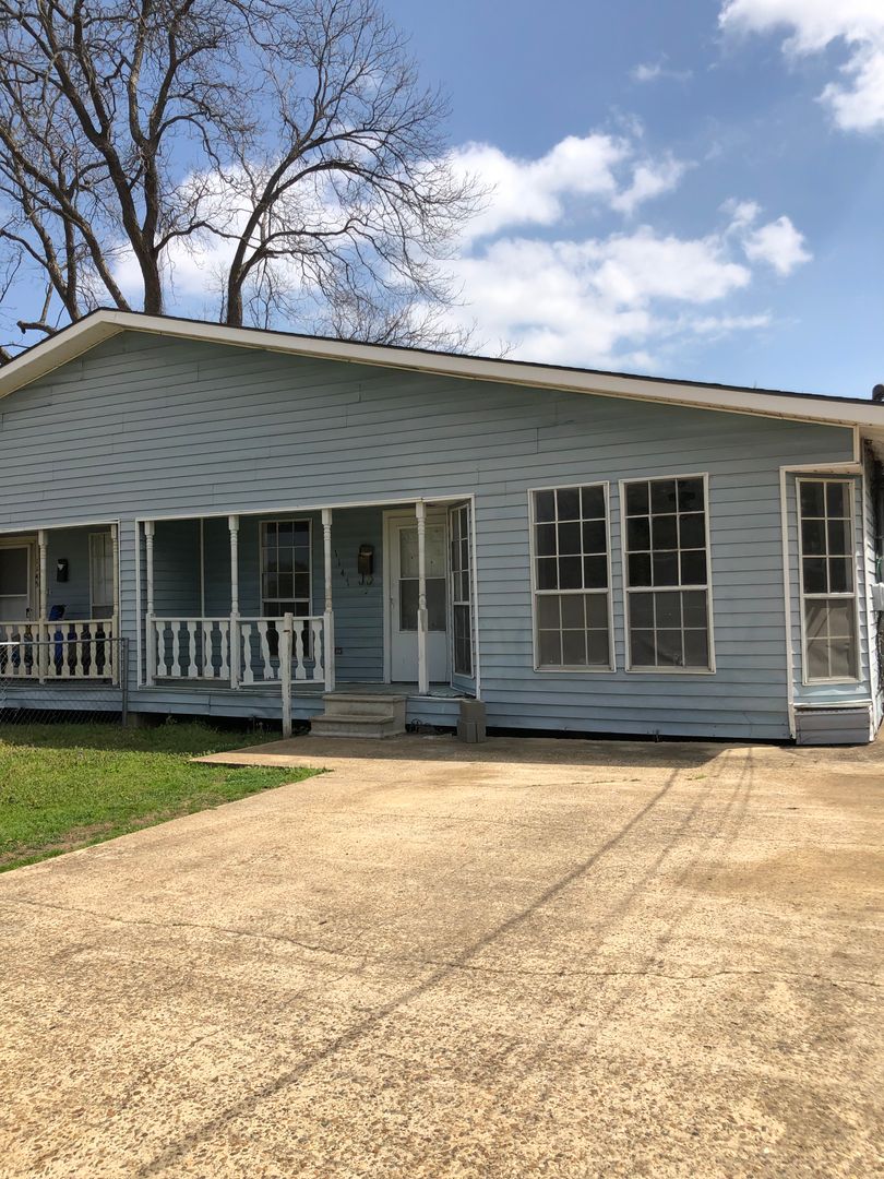 Shreveport Apartment: 1147 Cornwell