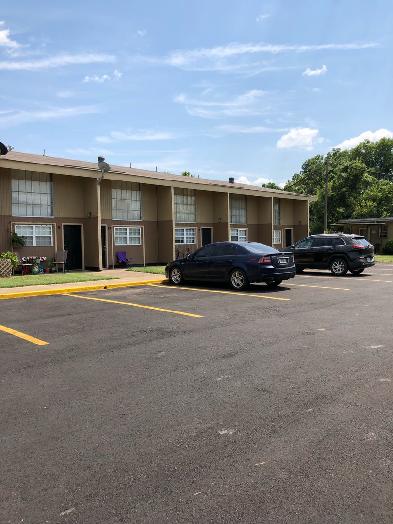 Shreveport Apartment: 7720 East Kings Hwy