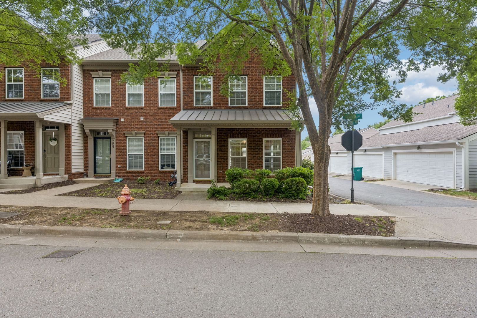 Nashville House: 7855 Heaton Way
