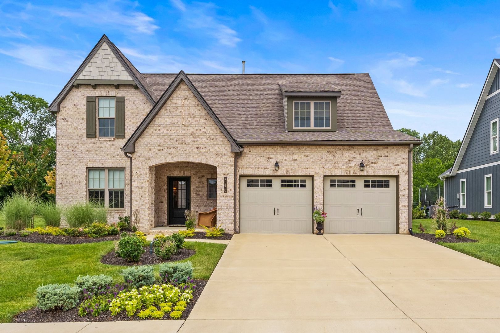 College Grove House: 7570 Delancey Dr.