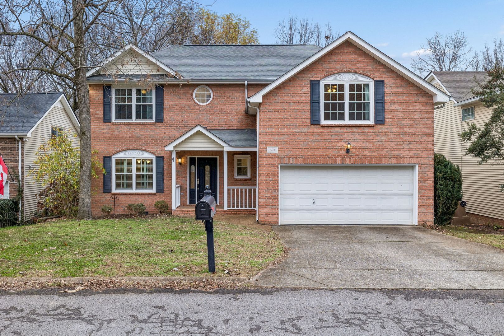 Nashville House: 1024 Elmshade Ln
