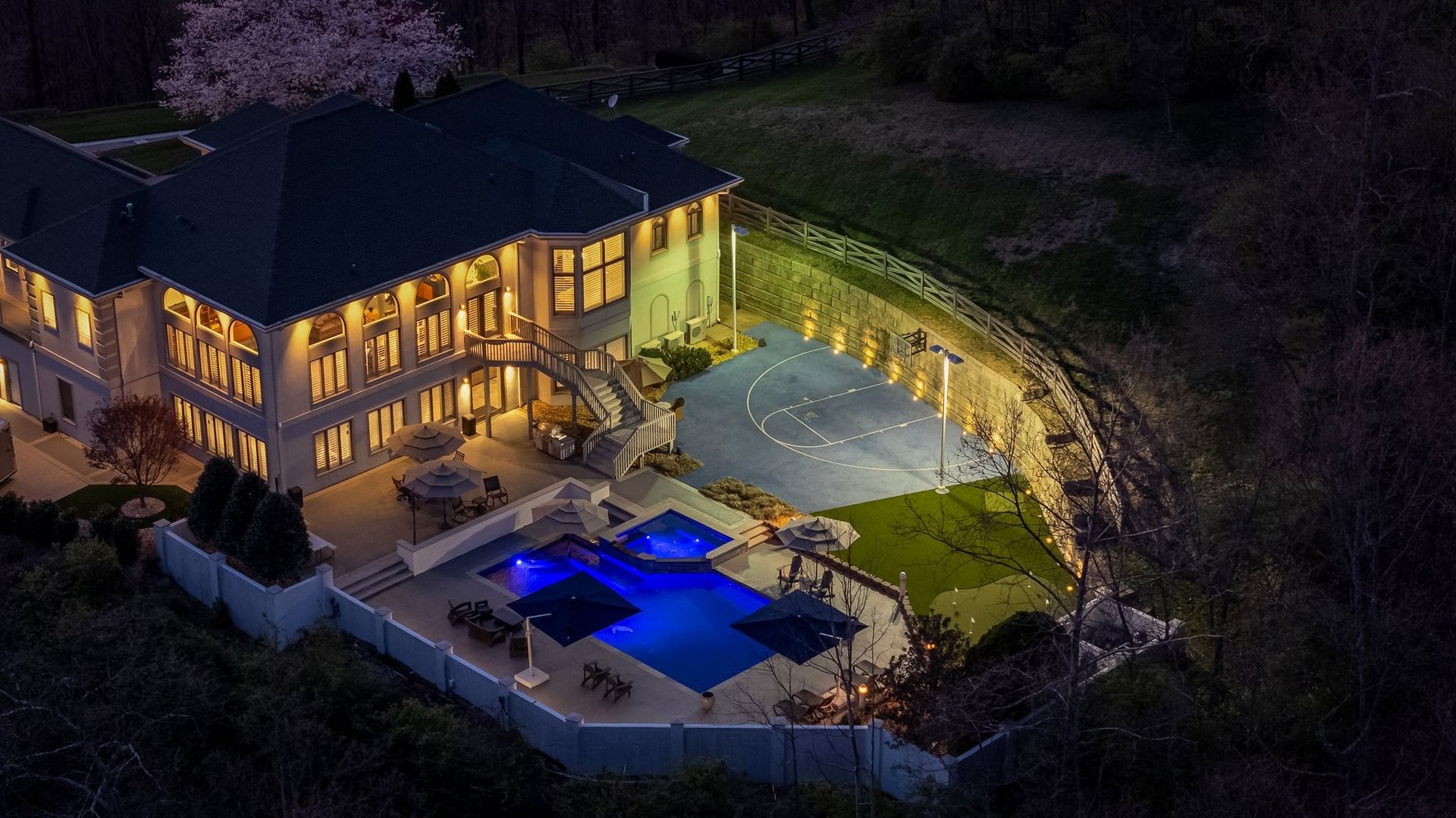 Brentwood House: 720 Valhalla Ln