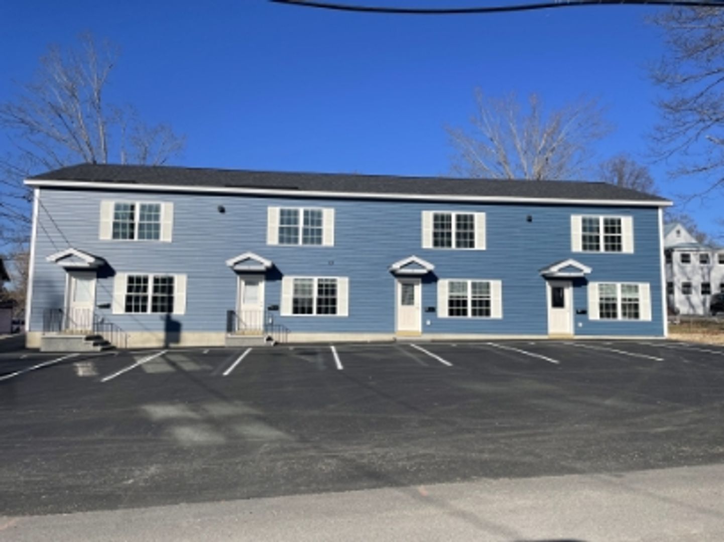 Old Town Apartment: 53 Oak Street