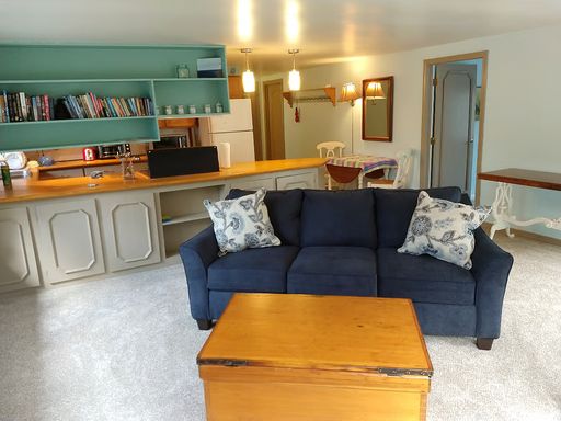 Fully Furnished 2-Bedroom Mid-Term Rental