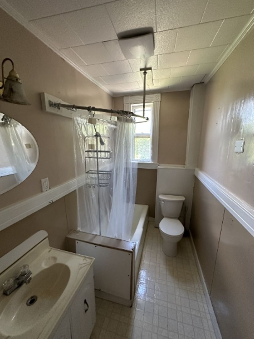 Old Town House: 440 Main Street