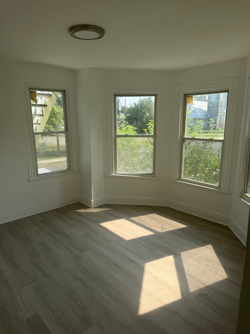 Millville Apartment: 219 E Mulberry St