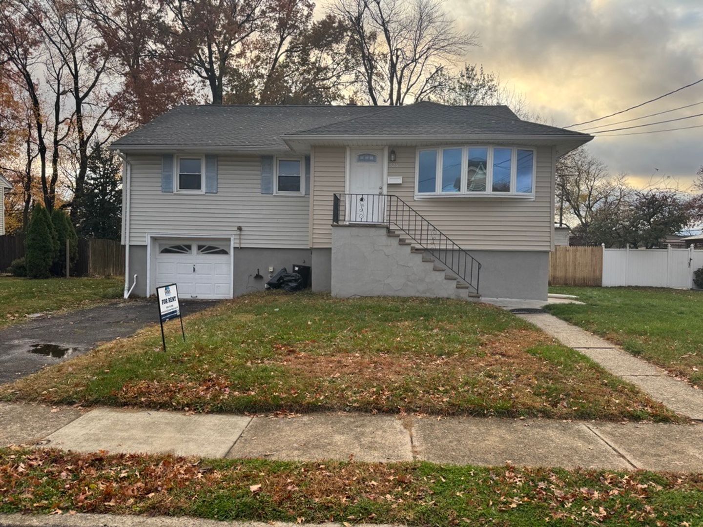 Moonachie House: 326 Maple Street