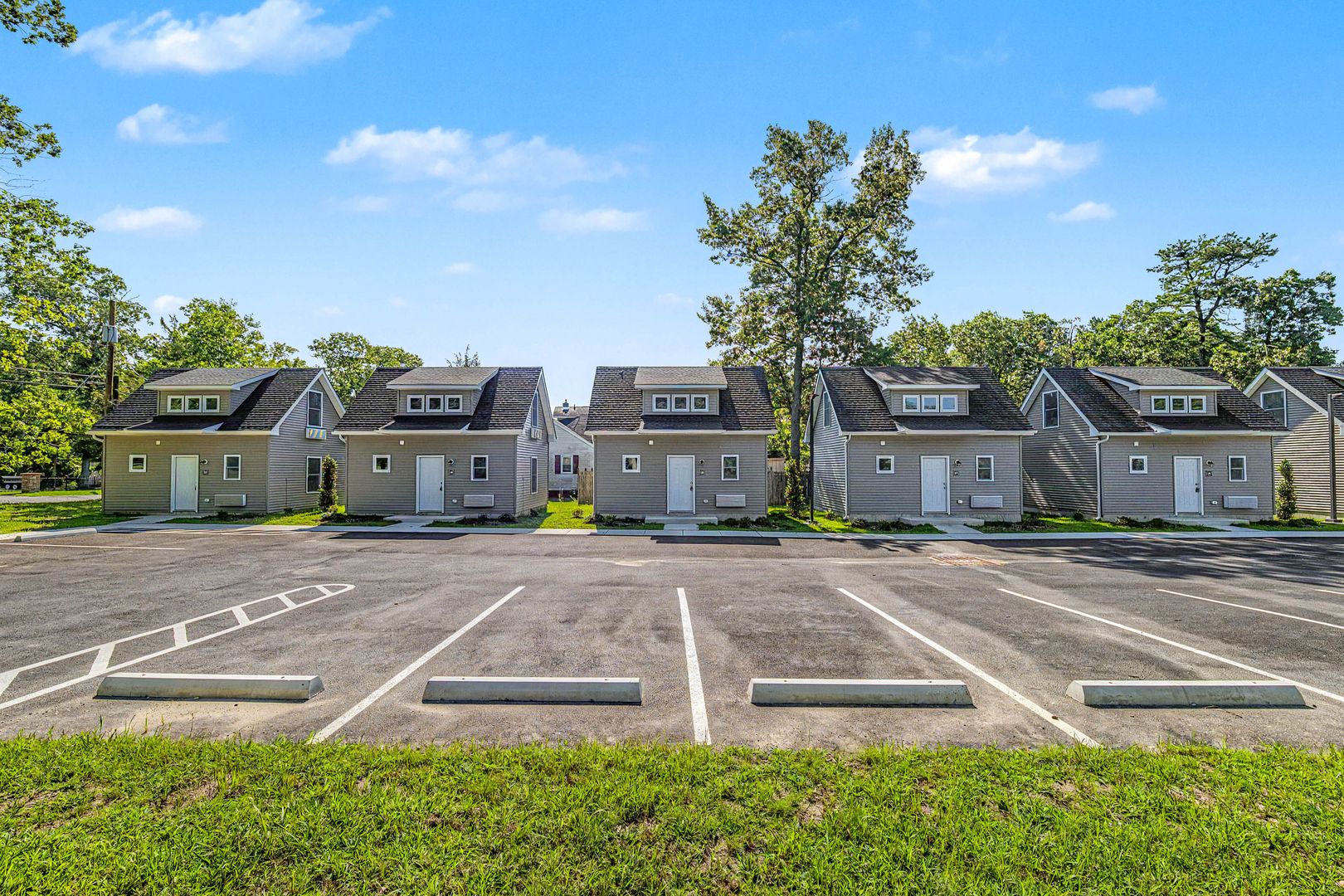 Galloway Apartment: 201 E White Horse Pike