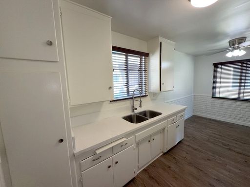 Beautifully Landscaped Property - Lower 2 Bedroom Featuring Plank Flooring & Tile Throughout. DEPOSIT MOVES YOU IN OAC AND AMAZON GIFT CARD – photo 1