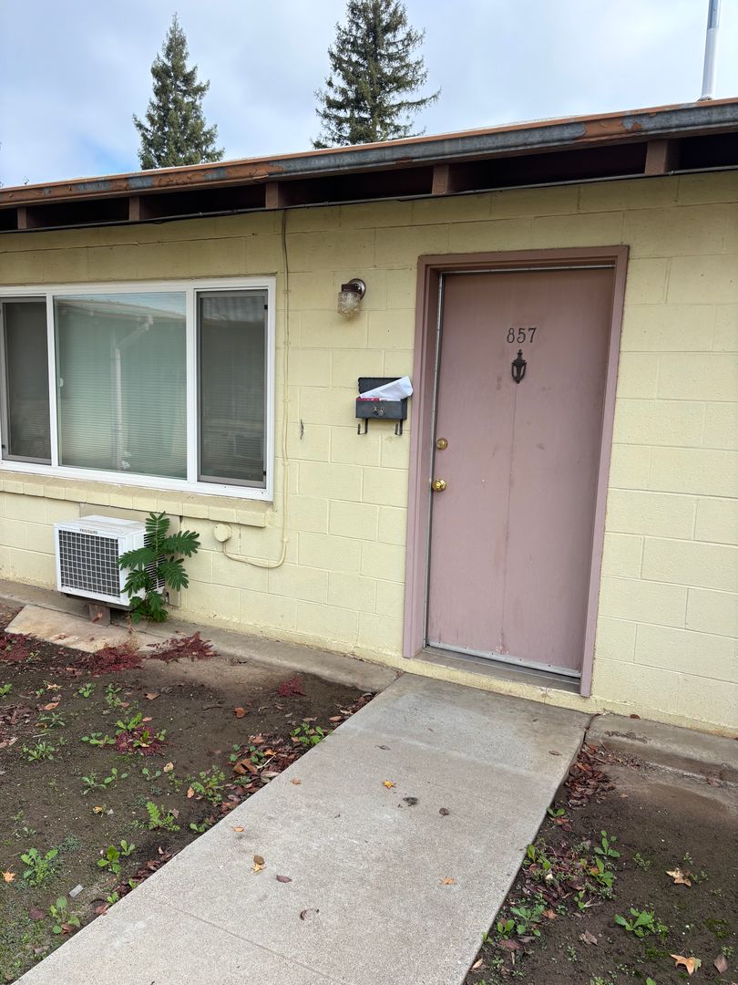 Yuba City Apartment: 857 - 863 Frederick Street