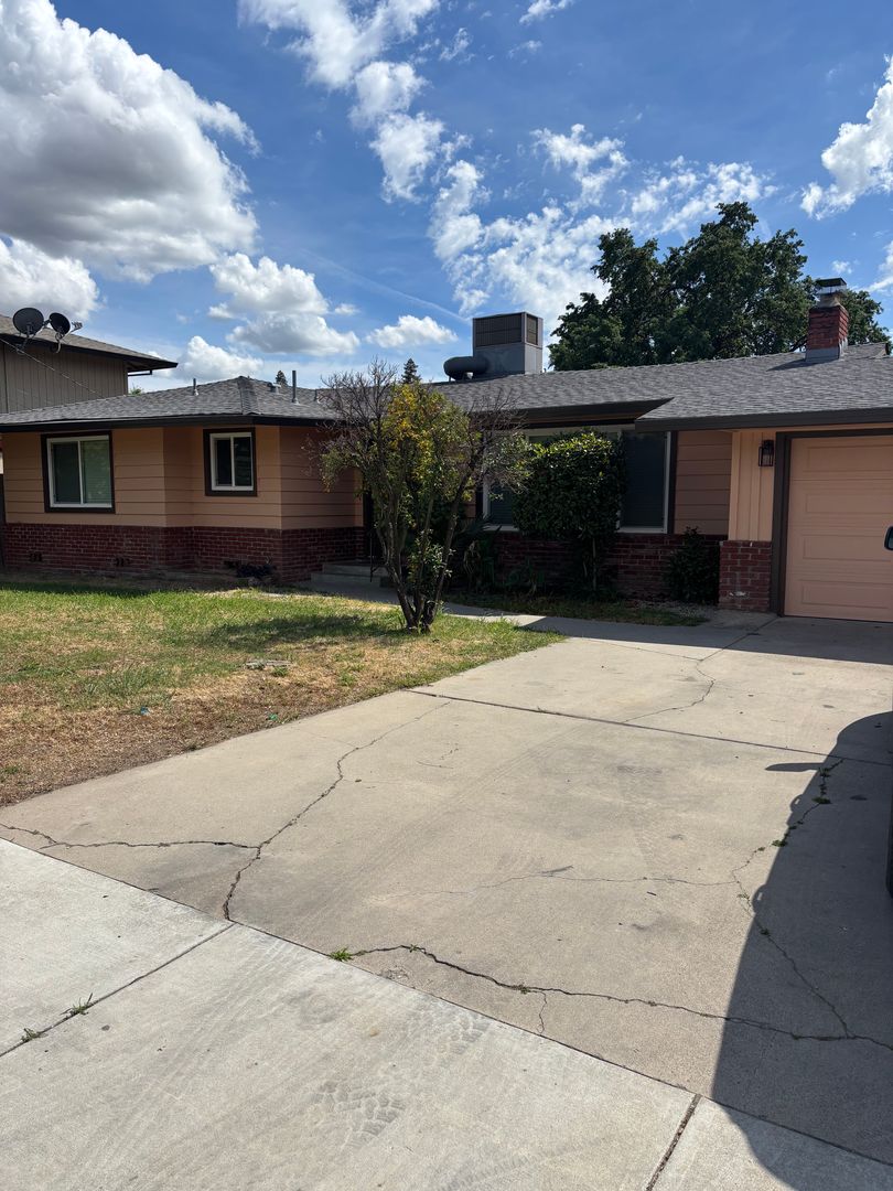 Yuba City House: 1182 Franklin Avenue