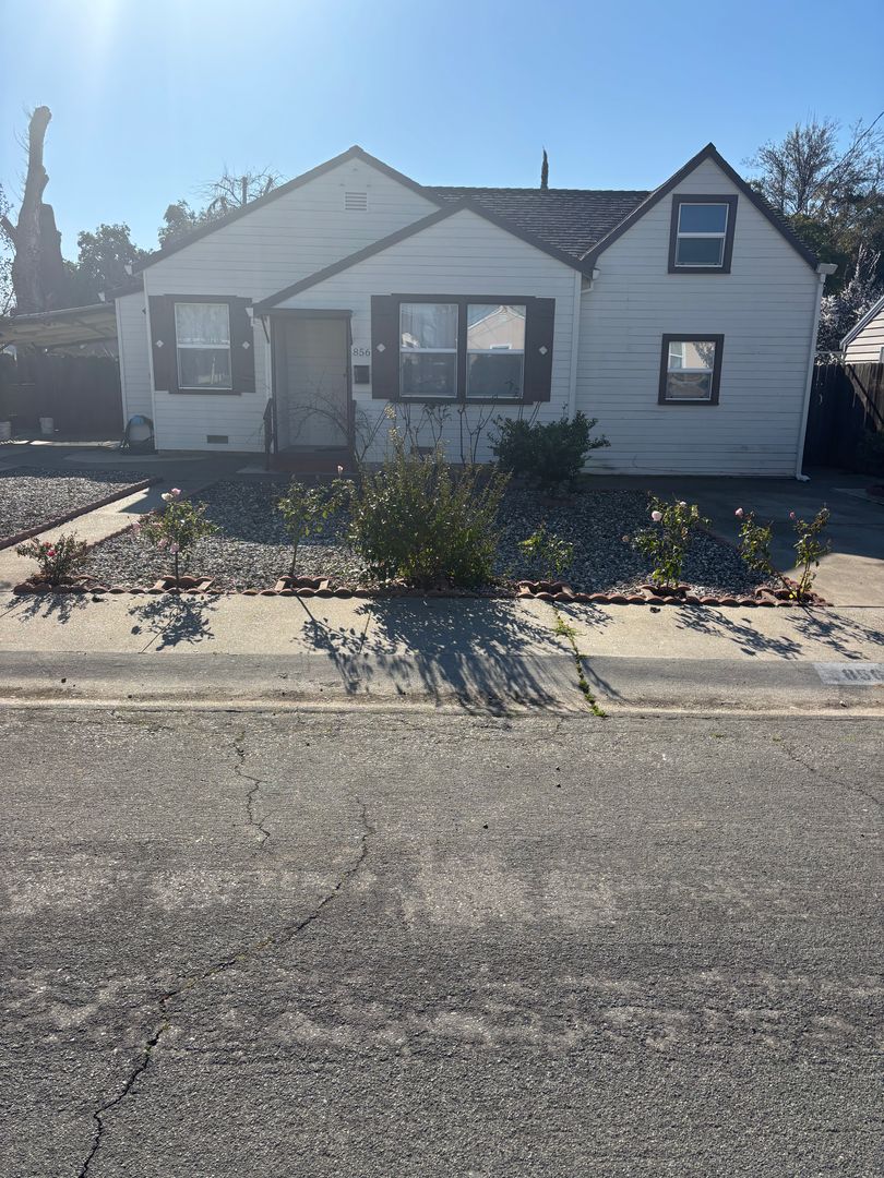 Yuba City House: 856 Taber Ave