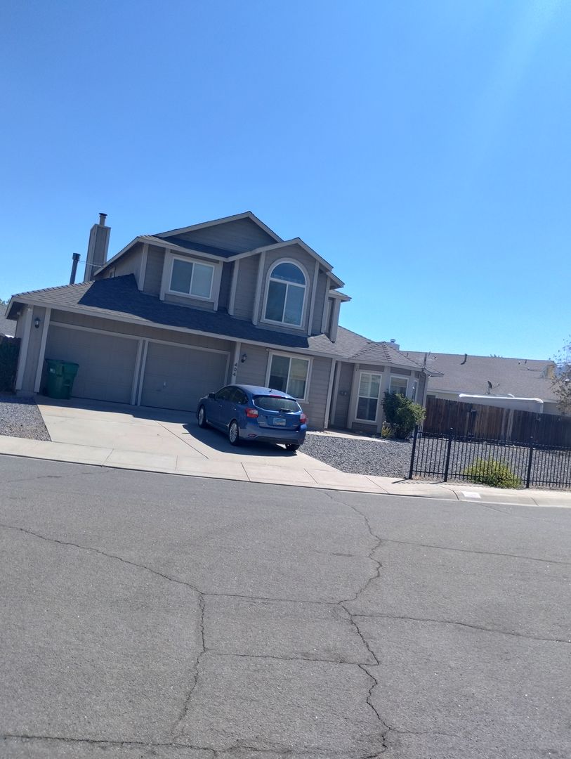 Dayton House: 404 Channel Dr