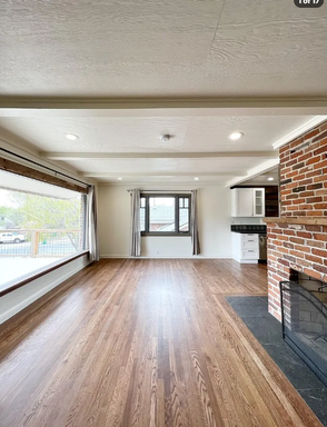 Spacious 2 Bedroom Home with Den and Expansive Deck in MidTown! Available soon! – photo 1