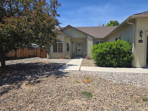 Large 3 bedroom plus Office - cats okay - Short Term okay – photo 1