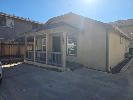 Little home with laundry room