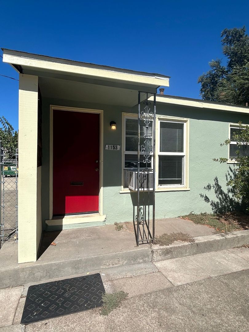 Chico Apartment: 1143-1159 Oakdale