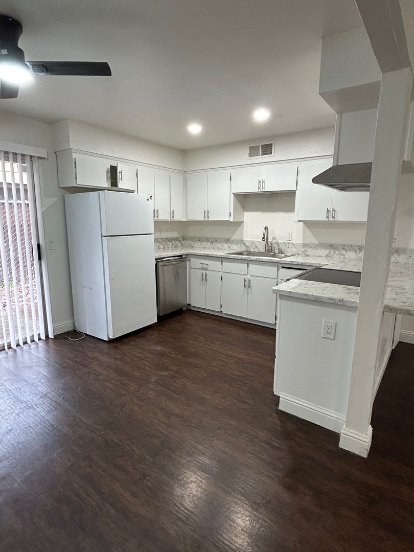 Chico Apartment: 12 Klondike Court