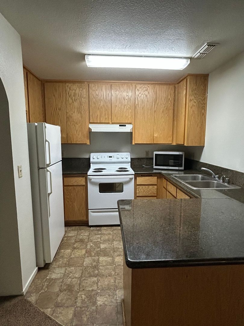 Chico Apartment: 1019-1021 W 5th Street
