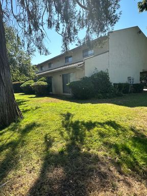 LEASE TAKEOVER / 833 W 1st St Unit C – photo 1