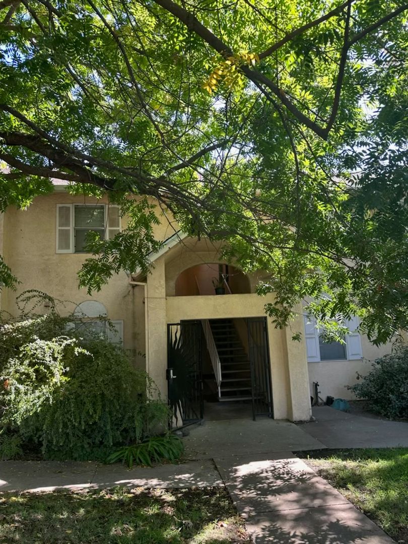 Chico Apartment: 1019-1021 W 5th Street