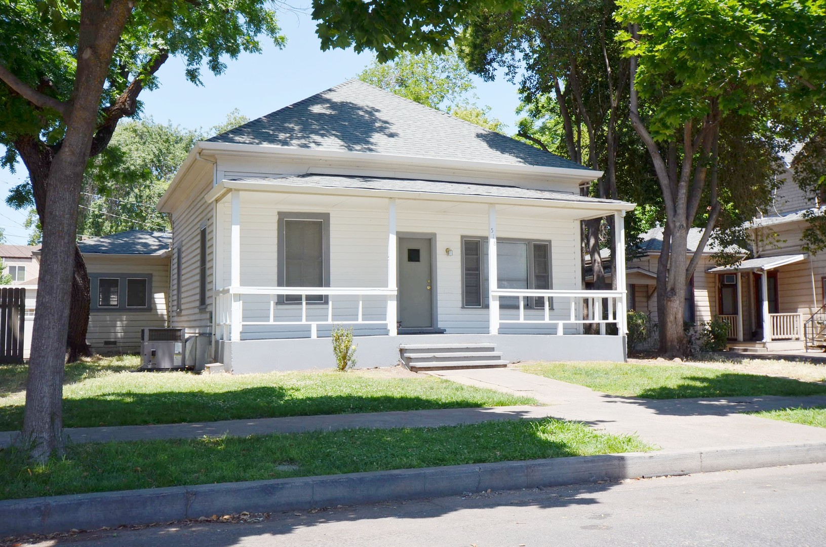 Chico House: 518 W 6th St
