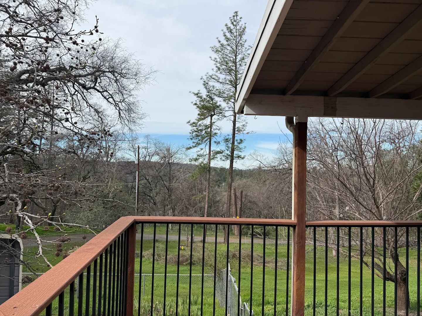 Auburn House: 174 Sunset Lane