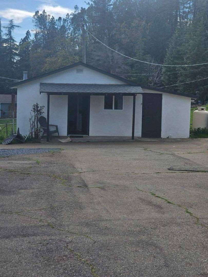 Applegate House: 17025 Lake Arthur Rd  , CA 9570