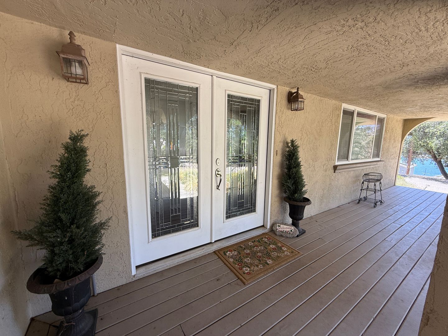 Auburn House: 23799 Woodhaven Place