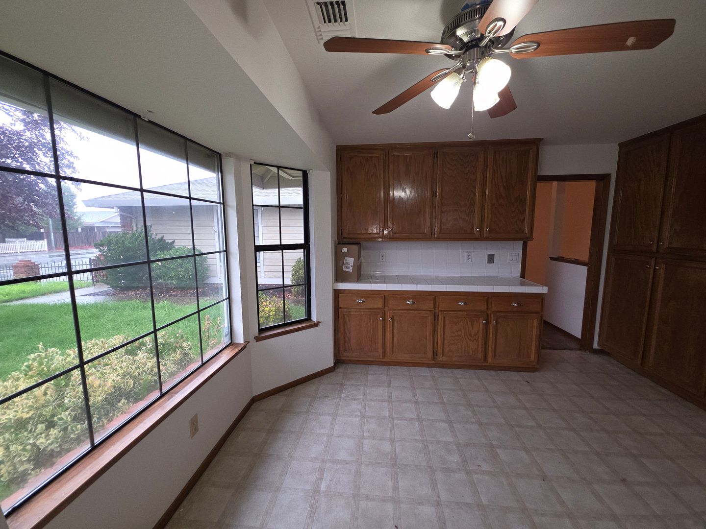 Lincoln House: 1700 5th St