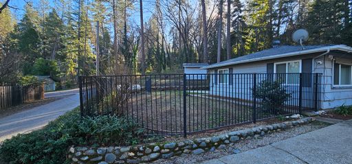 Charming Country Retreat Awaits You!