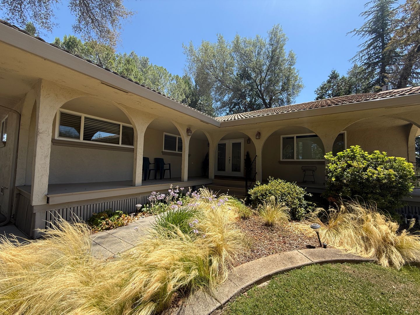 Auburn House: 23799 Woodhaven Place