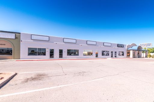 Prime Retail and Office Space For Lease! – photo 1