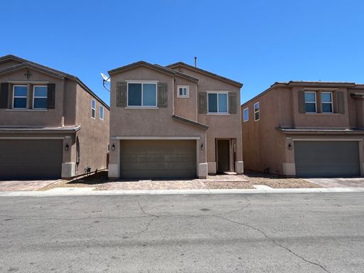 Lovely 2 story home with 3 large bedrooms, 2.5 baths and a 2 car garage. – photo 1