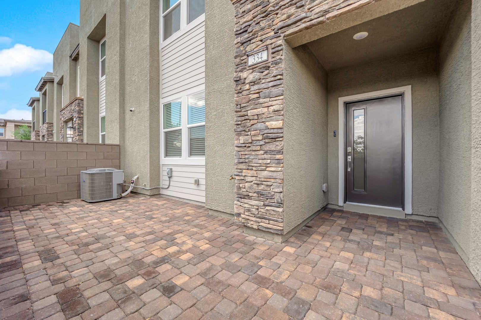 Henderson House: 334 Laurel Peak Dr.