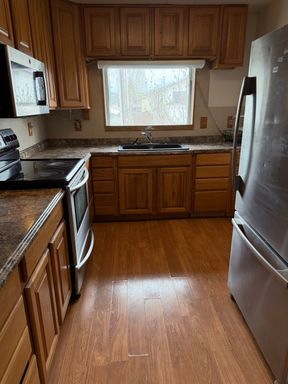 Secured Unit 1 bedroom 1 bath – photo 1