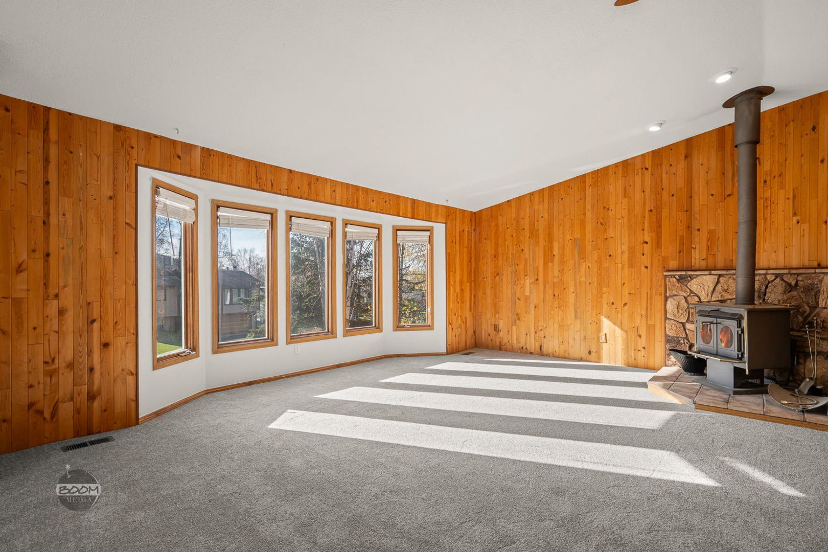 Eagle River House: 18105 Hidden Falls Ave